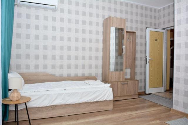 Hotel Rade 1 Vratsa エクステリア 写真