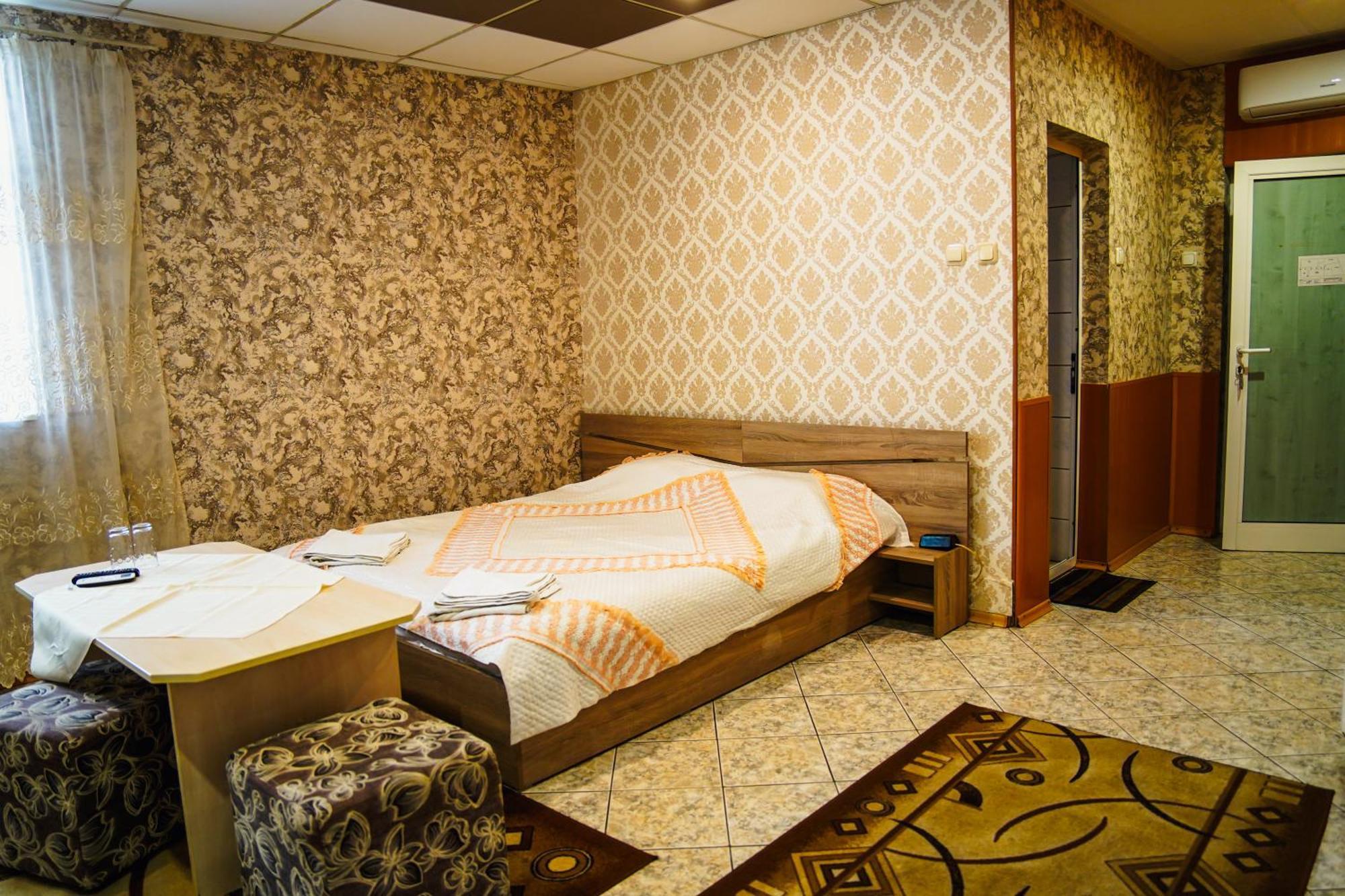 Hotel Rade 1 Vratsa エクステリア 写真